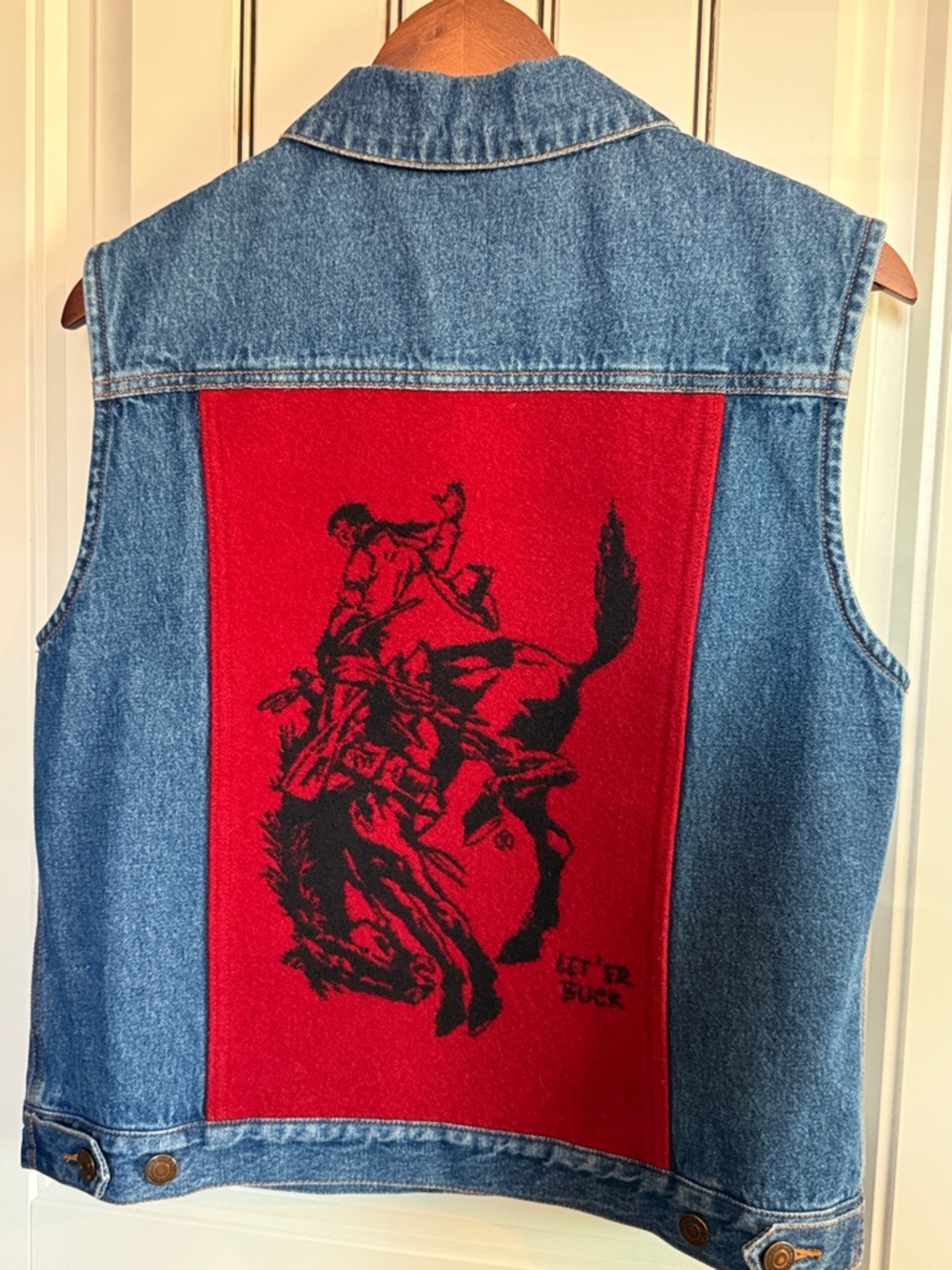 Pendleton Blue Denim Jacket & Wool Cowboy Insert on Back with Let ‘er Buck. Nice